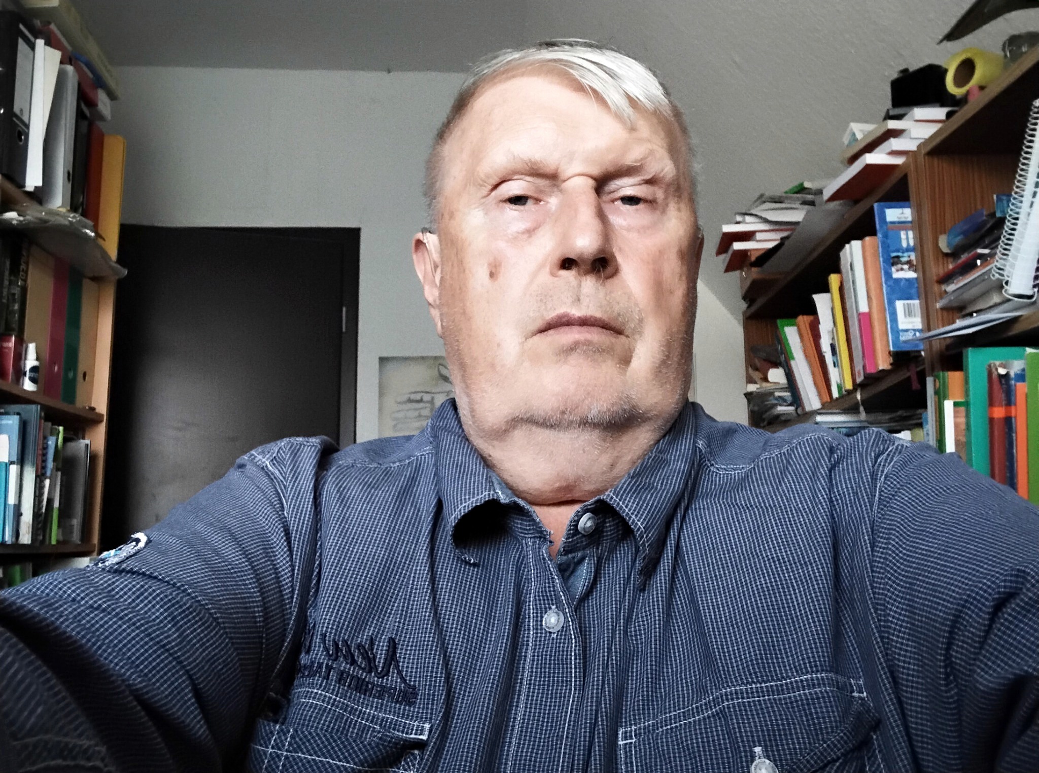 Jörg Bachmann in seinem Arbeitszimmer